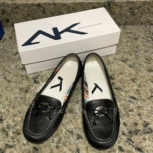 Anne Klein black leather loafers size 8 1/2